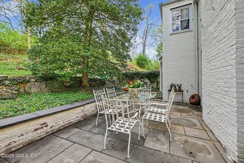 $3,195,000 | 14 Upland Drive, Greenwich, CT 06831