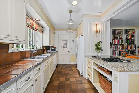 $3,195,000 | 14 Upland Drive, Greenwich, CT 06831