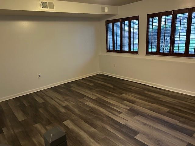 1099 Riverside Drive, Unit H Beaver, PA 15009 - Photo 23 of 27 a view of an empty room with window