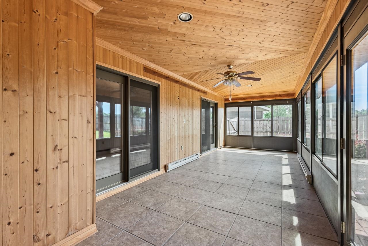 3442 North Trainer Road Rockford, IL 61114 - Photo 14 of 35 a view of entryway
