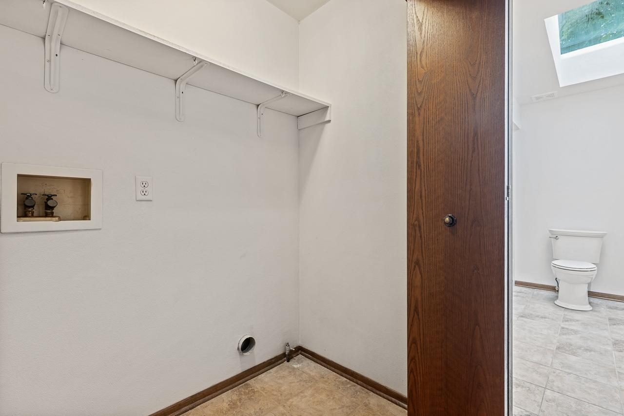 3442 North Trainer Road Rockford, IL 61114 - Photo 26 of 35 a view of bathroom