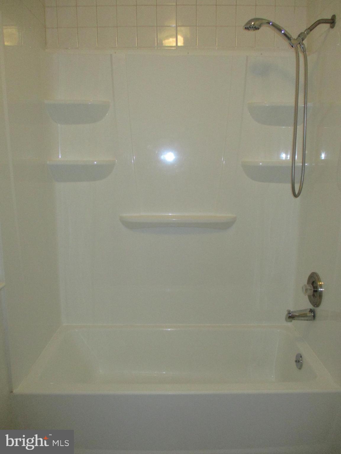 5945 Franconia Road Alexandria, VA 22310 - Photo 17 of 28 Main level bath