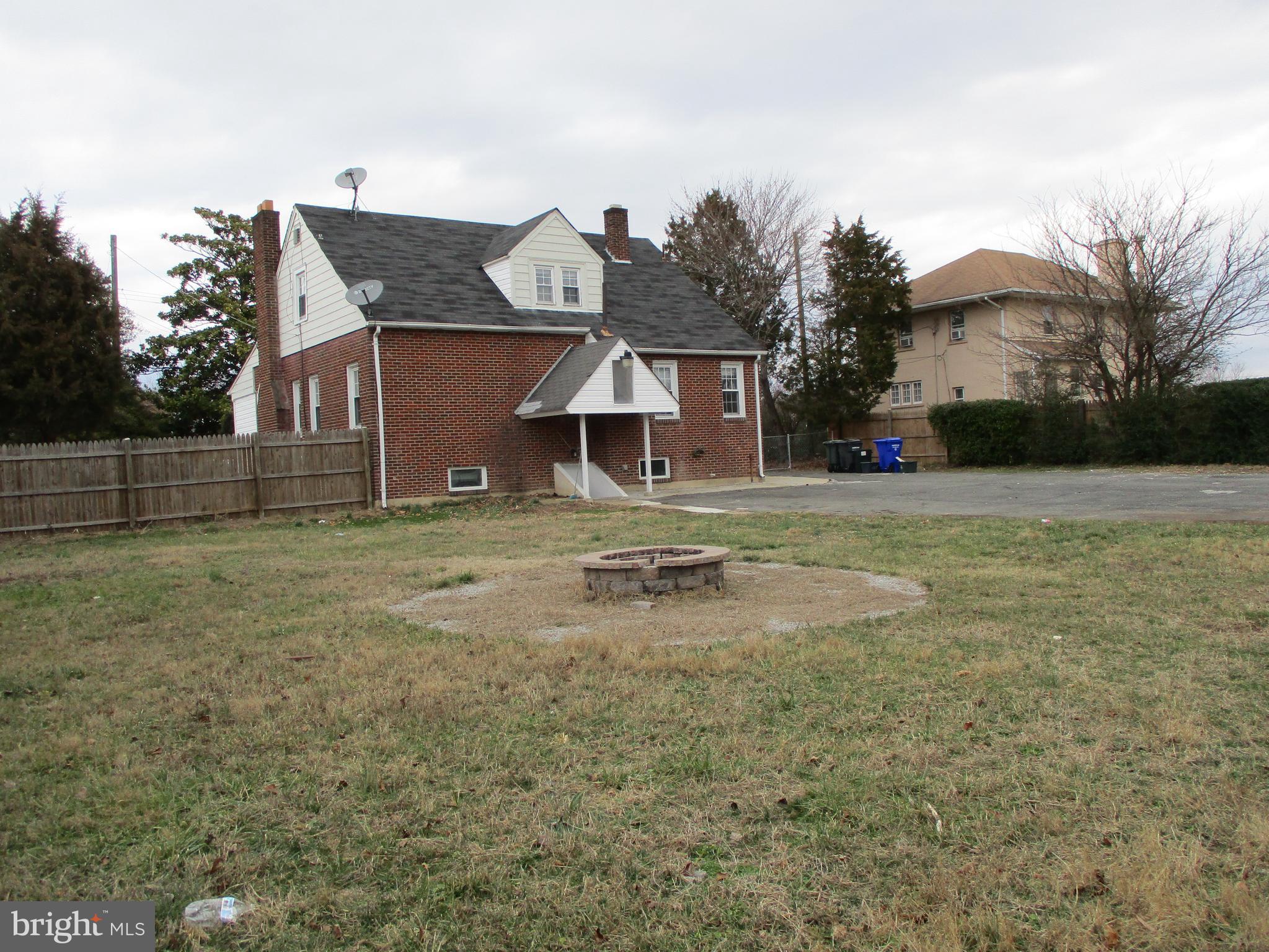 5945 Franconia Road Alexandria, VA 22310 - Photo 5 of 28 Large backyard with firepit