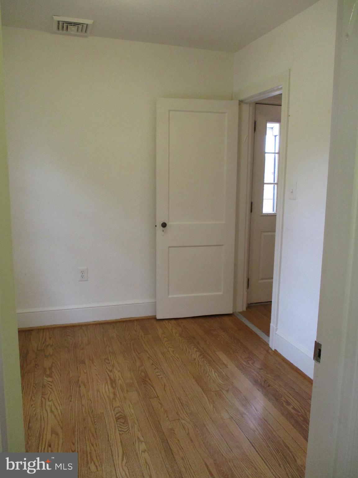 5945 Franconia Road Alexandria, VA 22310 - Photo 8 of 28 Dining Room