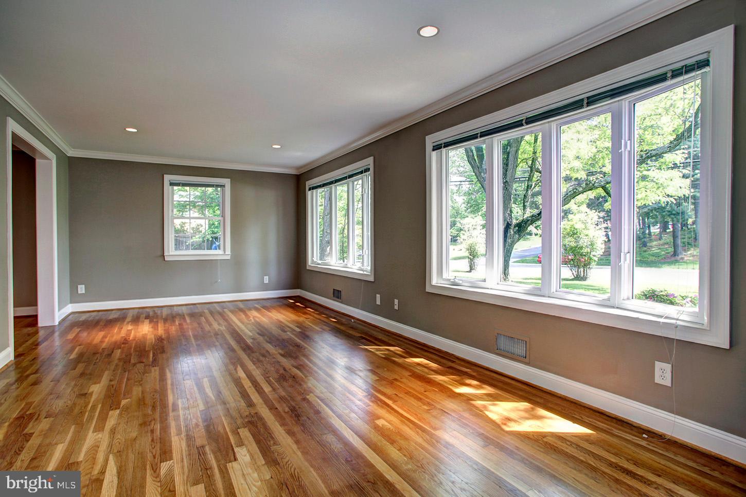 11949 Goya Drive Potomac, MD 20854 - Photo 12 of 31