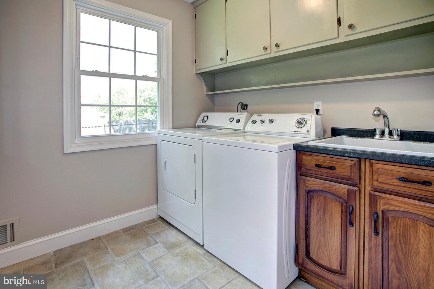 11949 Goya Drive Potomac, MD 20854 - Photo 17 of 31