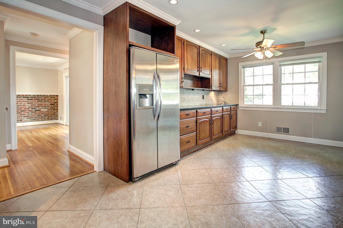 11949 Goya Drive Potomac, MD 20854 - Photo 9 of 31