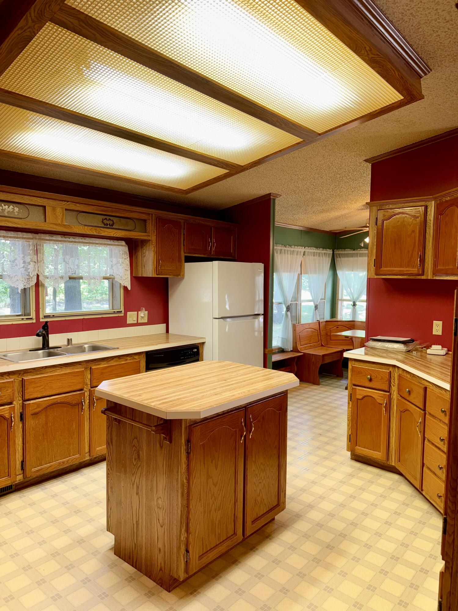 2362 Debaker Road Muskegon, MI 49442 - Photo 4 of 54 IMG_5201