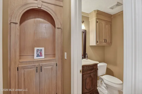 $540,000 | 621 South Springlake Circle, Terry, MS 39170
