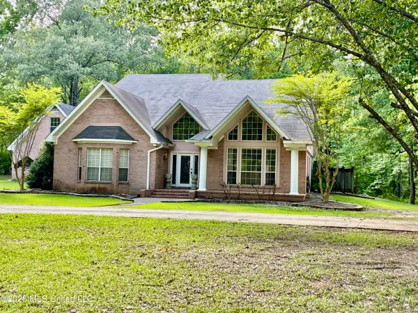 $540,000 | 621 South Springlake Circle, Terry, MS 39170