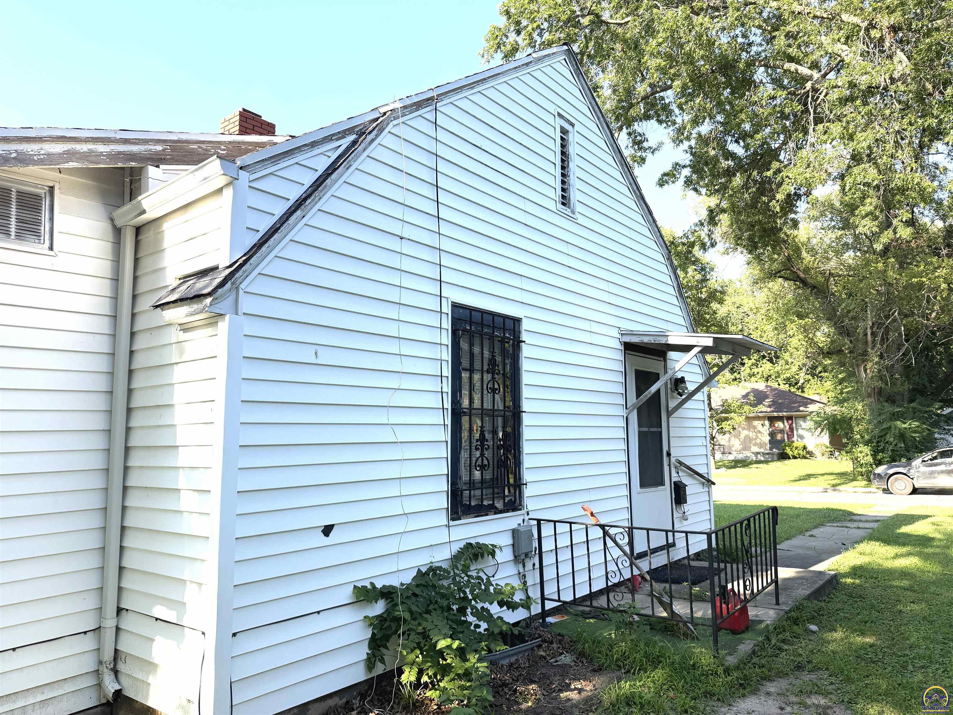941 Southwest Webster Avenue Topeka, KS 66606 - Photo 4 of 14