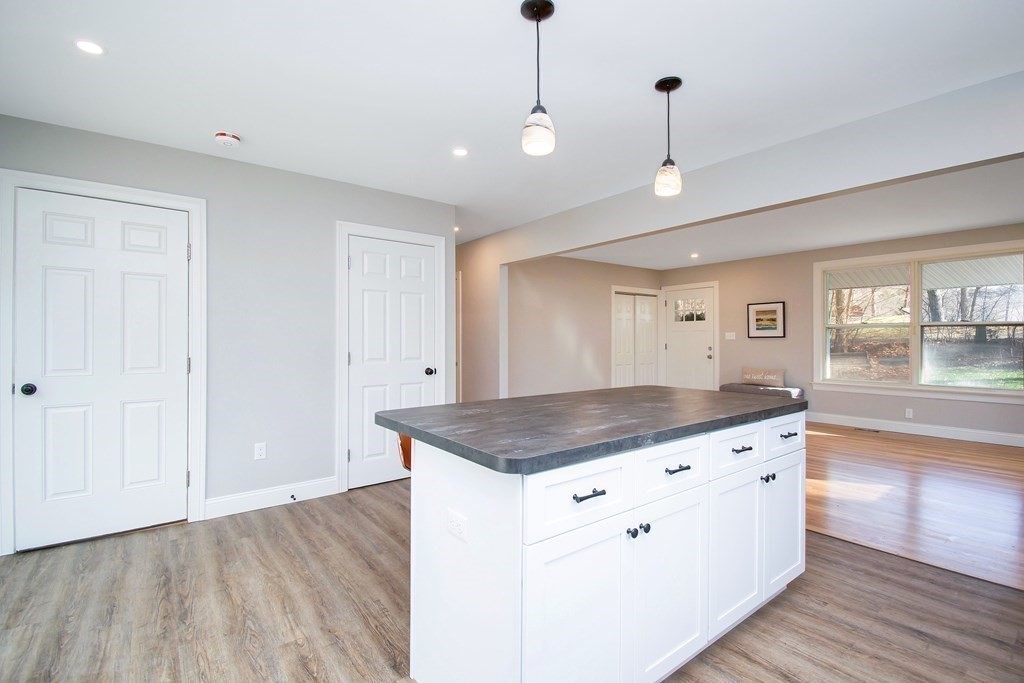 461 Mountain Road Holyoke, MA 01040 - Photo 8 of 29