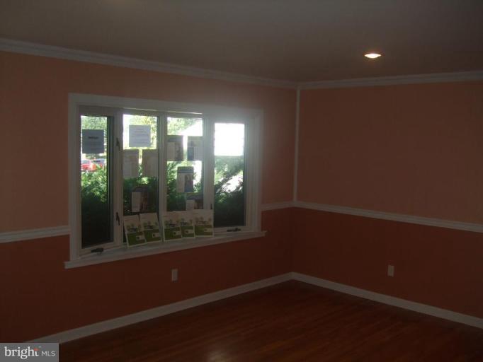 4213 Lees Corner Road Chantilly, VA 20151 - Photo 3 of 6 Family Room