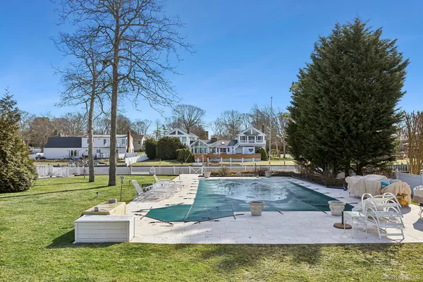 $3,500,000 | 8 Canal Way, Hampton Bays, NY 11946