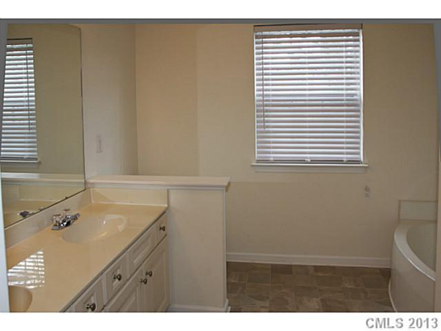 8822 Hedge Maple Road Charlotte, NC 28269 - Photo 13 of 14