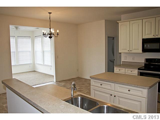 8822 Hedge Maple Road Charlotte, NC 28269 - Photo 7 of 14