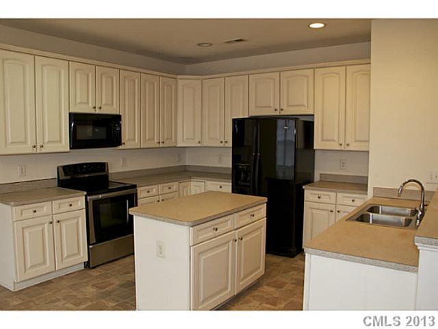 8822 Hedge Maple Road Charlotte, NC 28269 - Photo 8 of 14