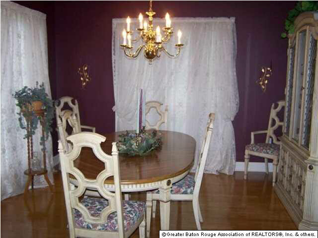 1325 East Stanwick Place Baton Rouge, LA 70810 - Photo 3 of 9 Gallery Image 3