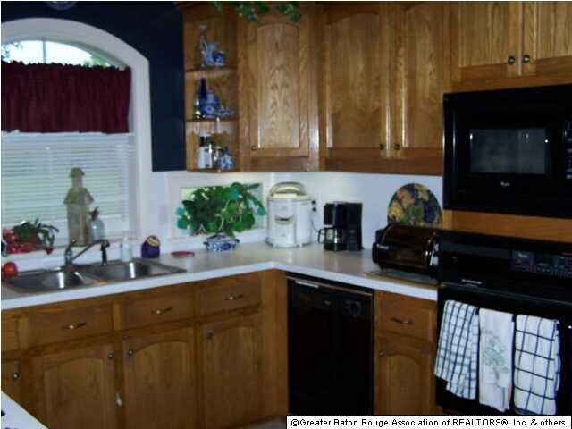 1325 East Stanwick Place Baton Rouge, LA 70810 - Photo 4 of 9 Gallery Image 4
