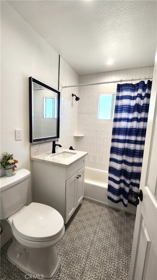 38859 Mesquite Road Palmdale, CA 93551 - Photo 19 of 27 hall bathroom