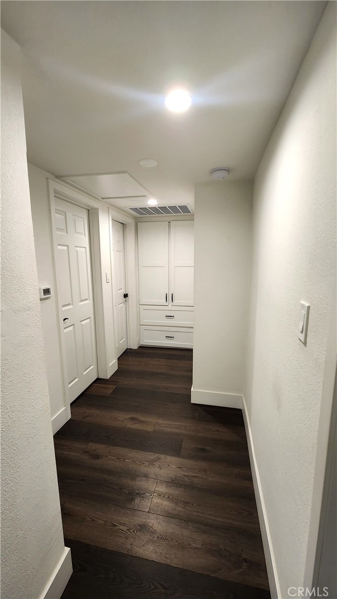 38859 Mesquite Road Palmdale, CA 93551 - Photo 8 of 27 Hallway