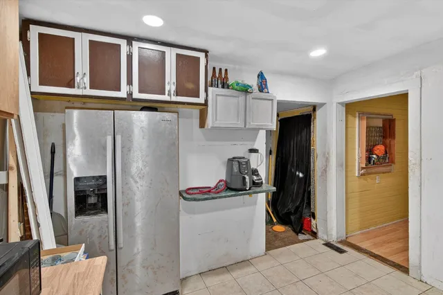 $94,900 | 64 Spring Street, Hillsdale, MI 49242