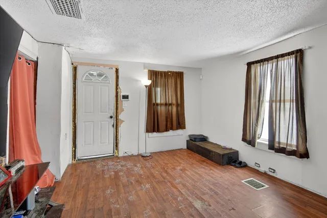 $94,900 | 64 Spring Street, Hillsdale, MI 49242