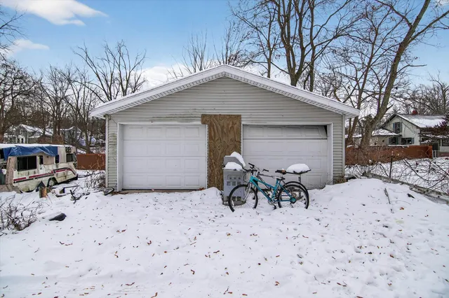 $94,900 | 64 Spring Street, Hillsdale, MI 49242