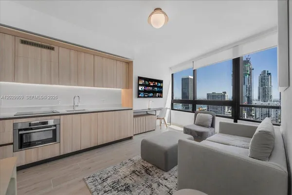 $4,190 | 225 North Miami Avenue, Unit 3109, Miami, FL 33128