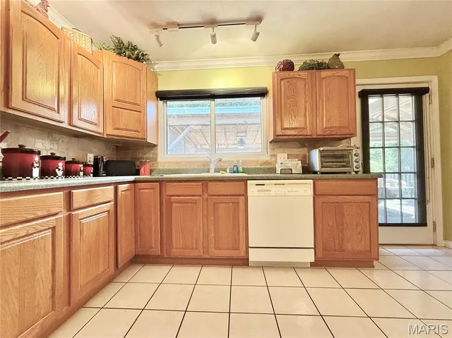 $249,000 | 283 Hi Pointe Place, East Alton, IL 62024