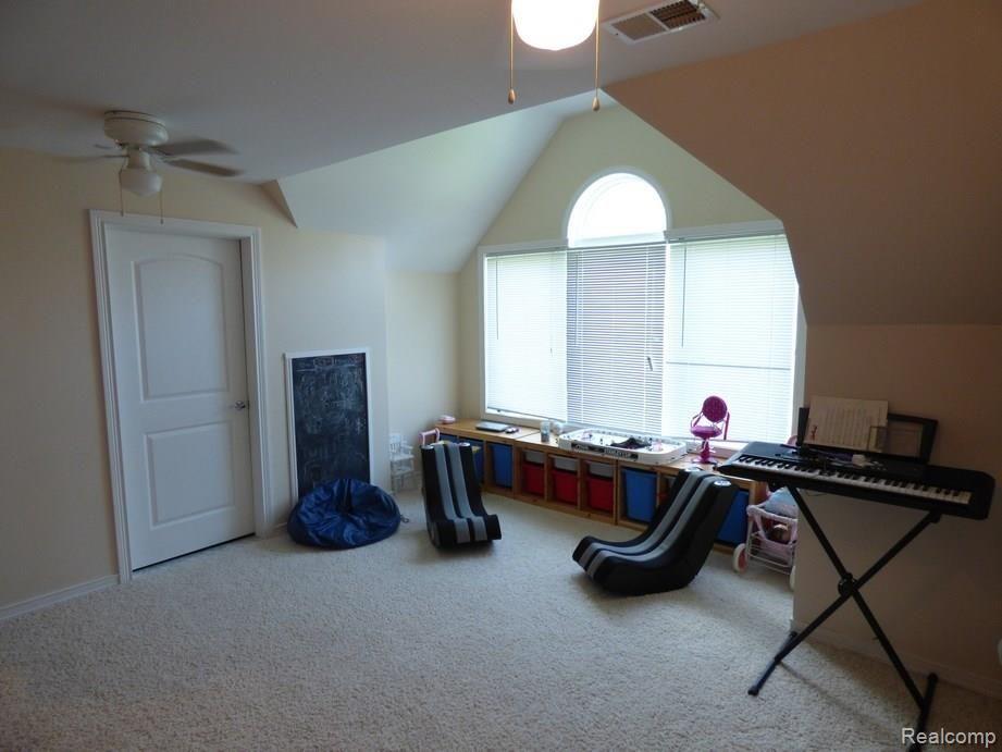 10126 Gordon Road Fenton, MI 48430 - Photo 15 of 37 P1050383.jpg