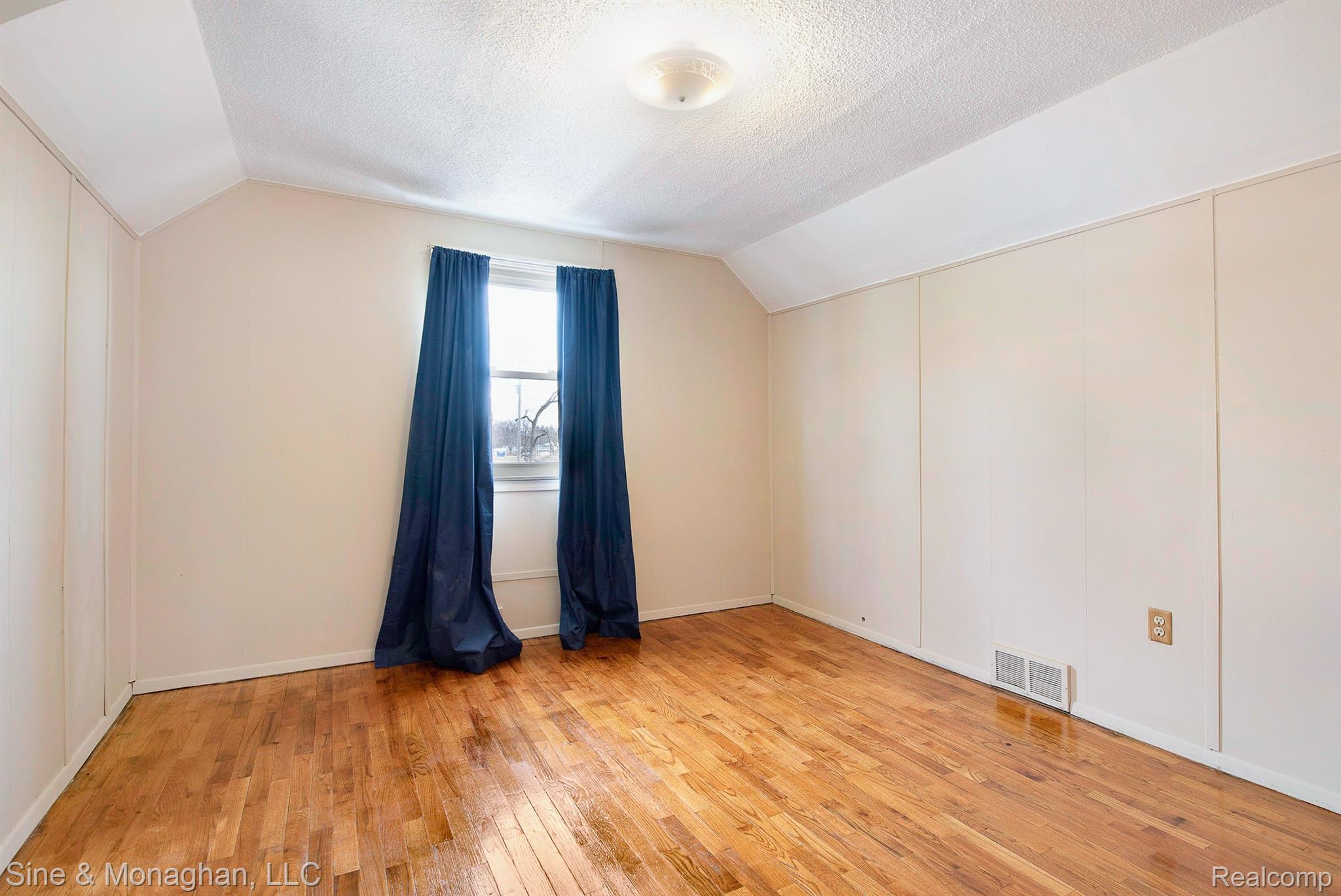 6135 North Genesee Road Flint, MI 48506 - Photo 24 of 45 Wood floor, fresh paint