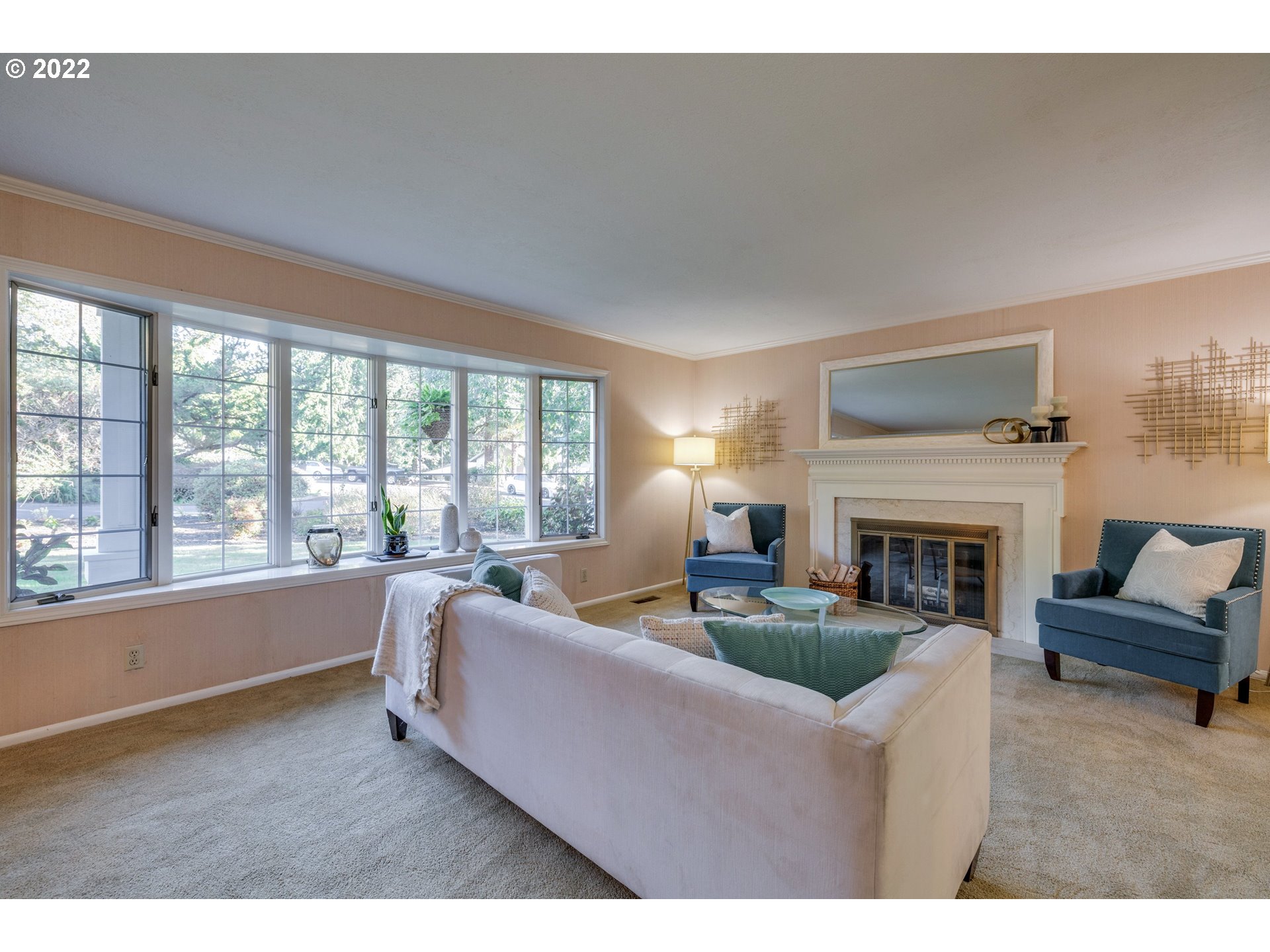 7100 Southwest Sharon Lane Portland, OR 97225 - Photo 3 of 32 Living Room