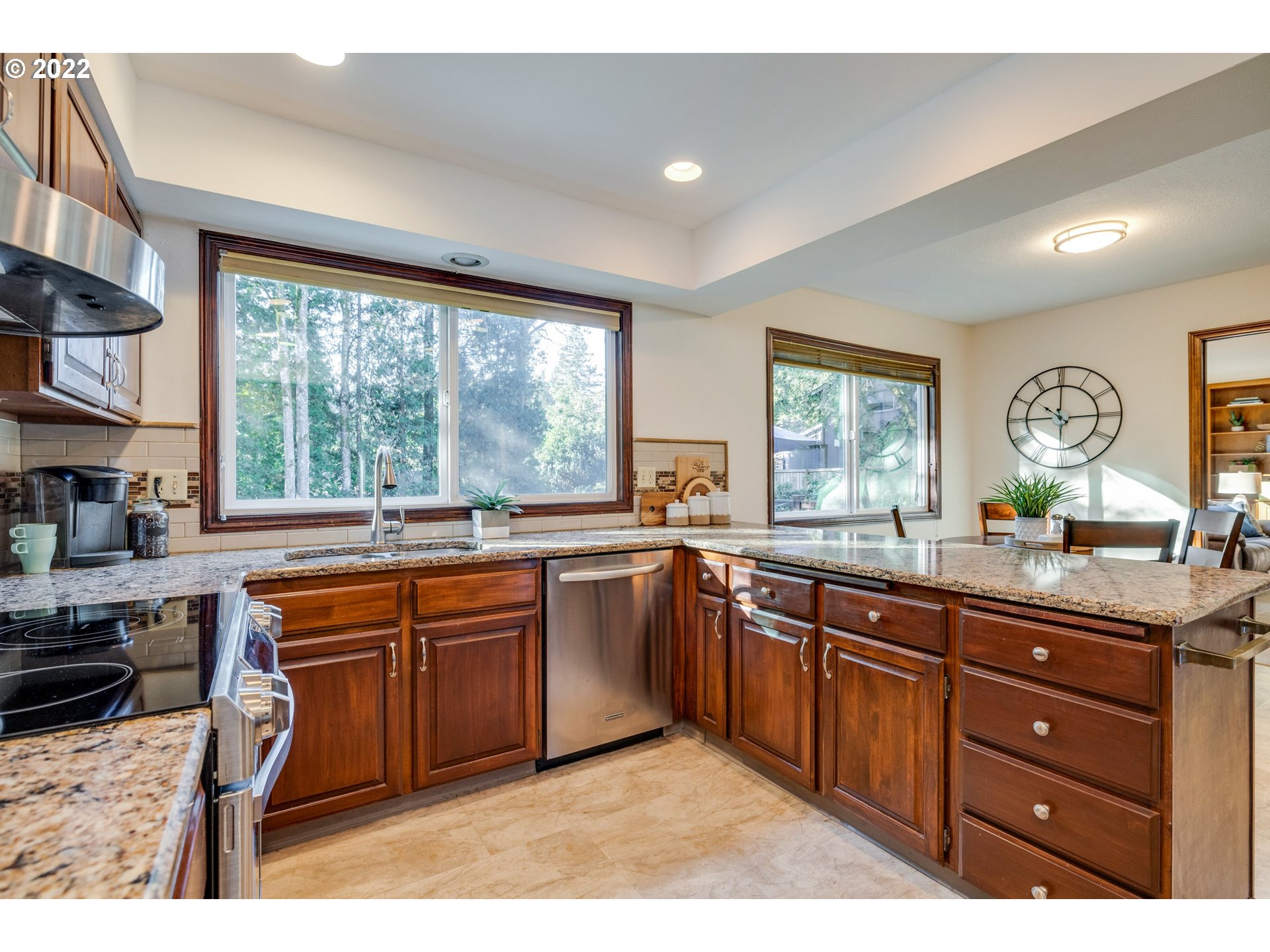 7100 Southwest Sharon Lane Portland, OR 97225 - Photo 8 of 32 Gallery Image 8