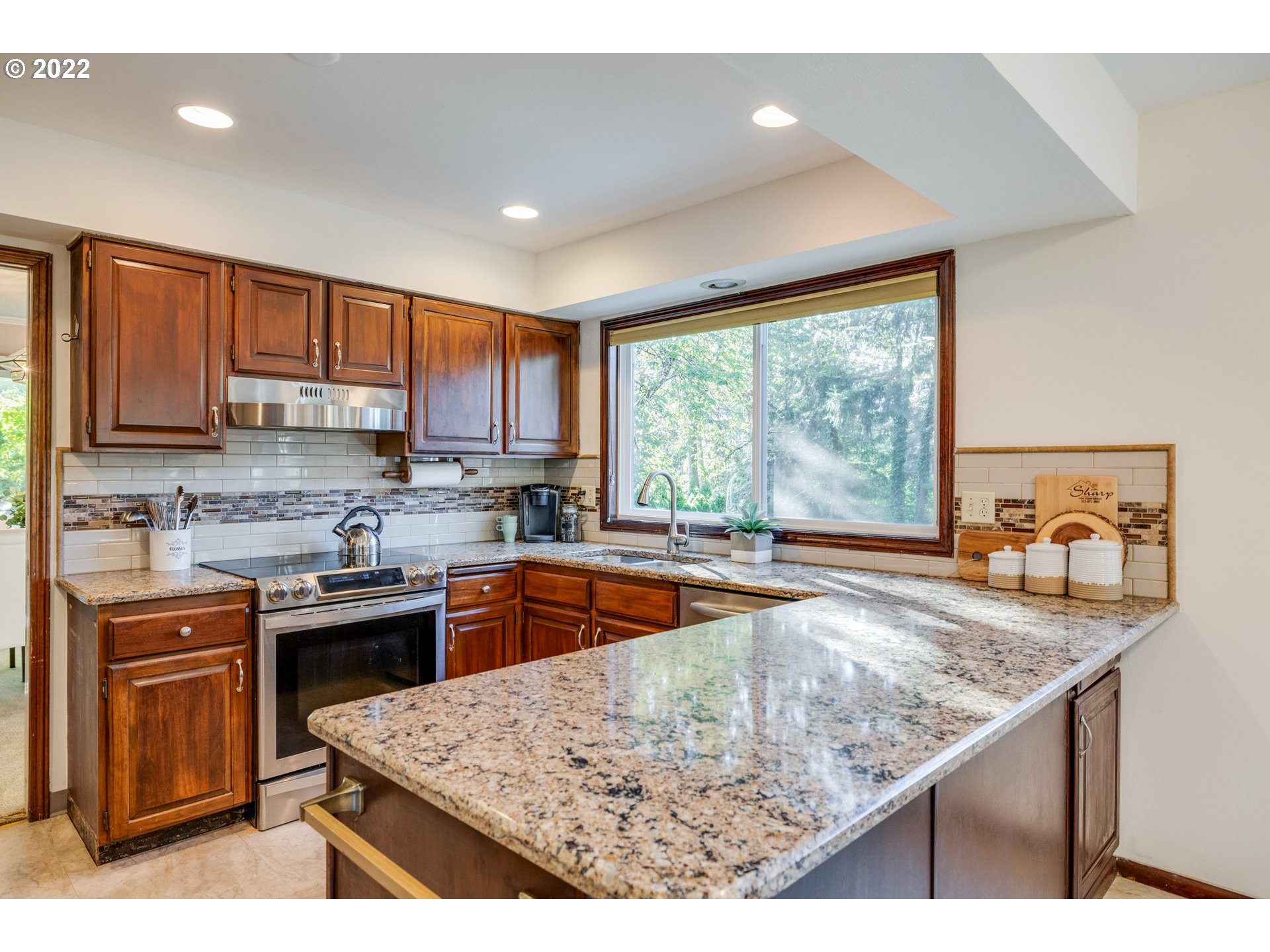 7100 Southwest Sharon Lane Portland, OR 97225 - Photo 9 of 32 Gallery Image 9