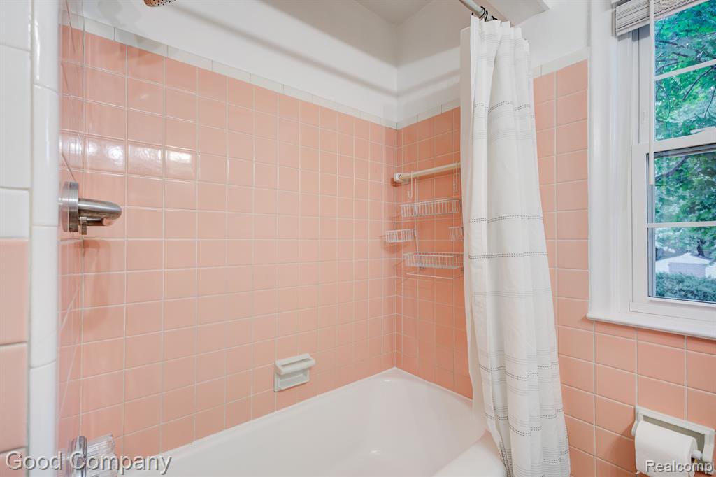 1641 Dorothea Road Berkley, MI 48072 - Photo 17 of 33 Gallery Image 17
