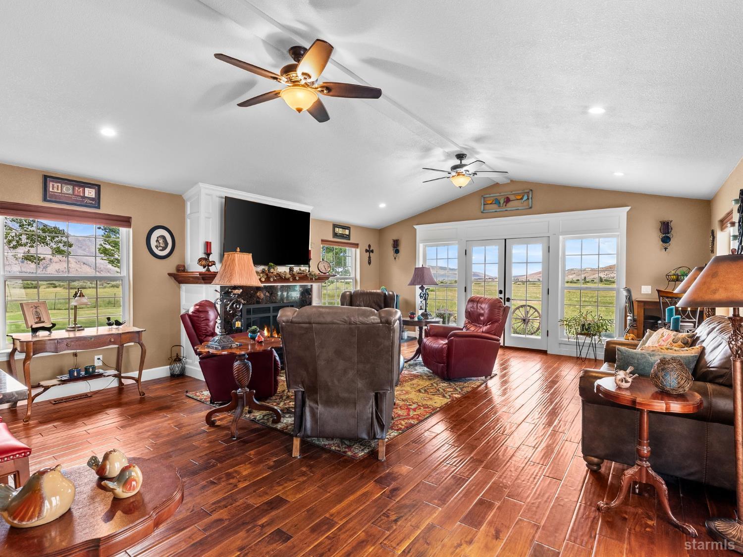 801 Larson Lane Coleville, CA 96107 - Photo 12 of 37