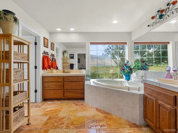 $899,000 | 801 Larson Lane, Coleville, CA 96107