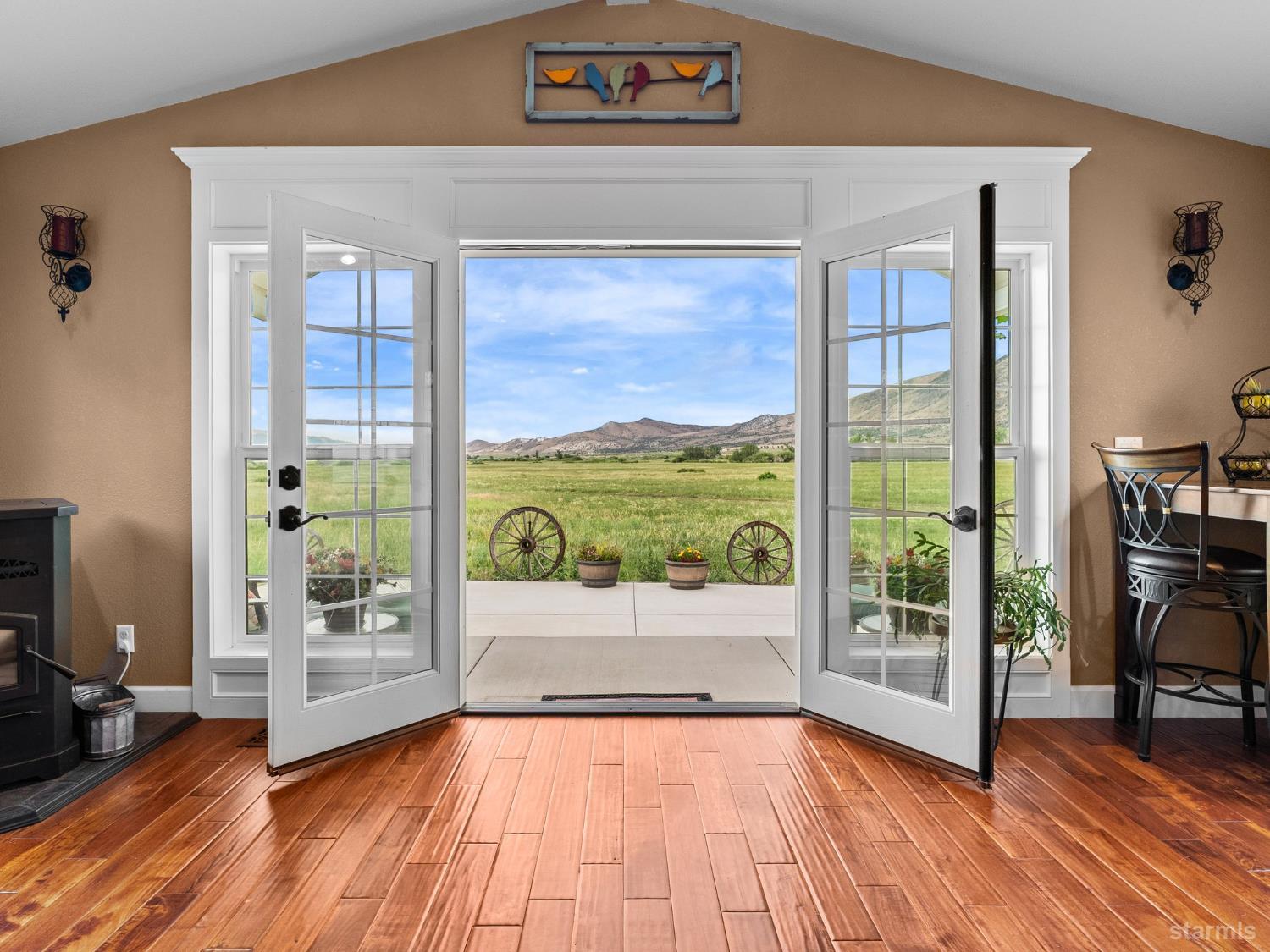 801 Larson Lane Coleville, CA 96107 - Photo 26 of 37