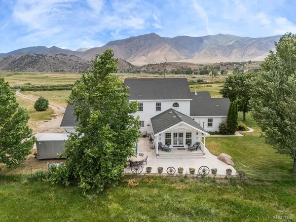 $899,000 | 801 Larson Lane, Coleville, CA 96107
