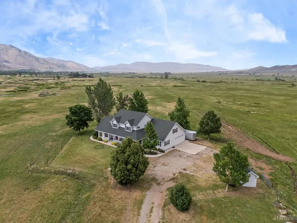 $899,000 | 801 Larson Lane, Coleville, CA 96107