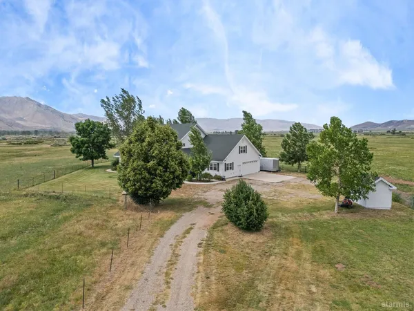 $899,000 | 801 Larson Lane, Coleville, CA 96107