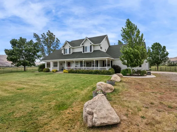 $899,000 | 801 Larson Lane, Coleville, CA 96107