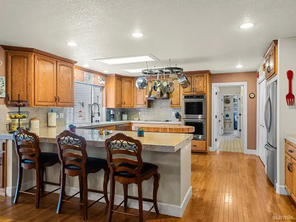 $899,000 | 801 Larson Lane, Coleville, CA 96107