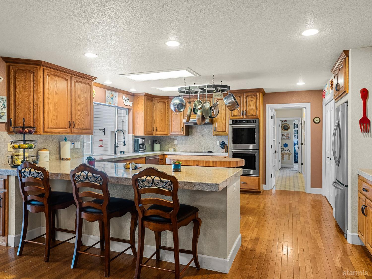 801 Larson Lane Coleville, CA 96107 - Photo 9 of 37