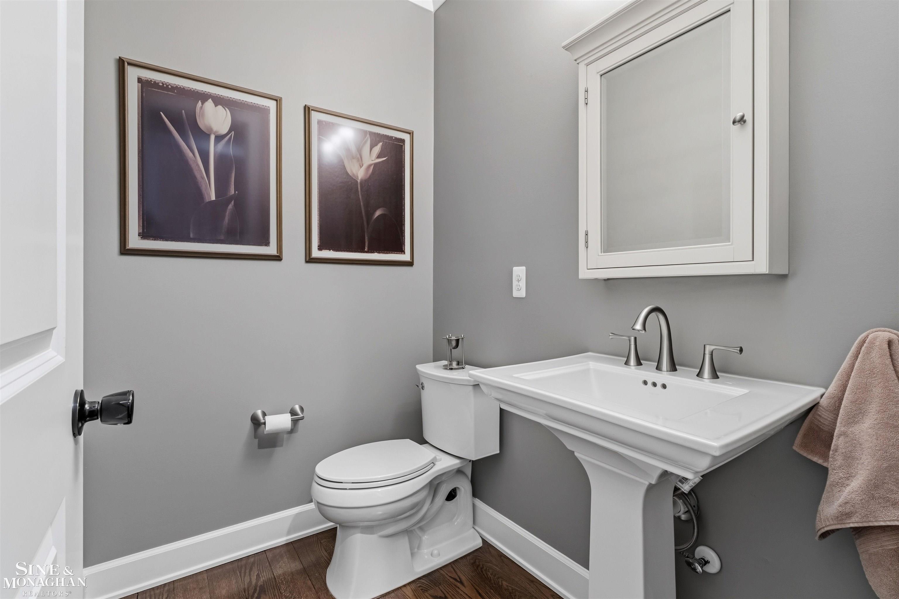 174 Kerby Road Grosse Pointe, MI 48236 - Photo 25 of 64 1st Floor Powder Room