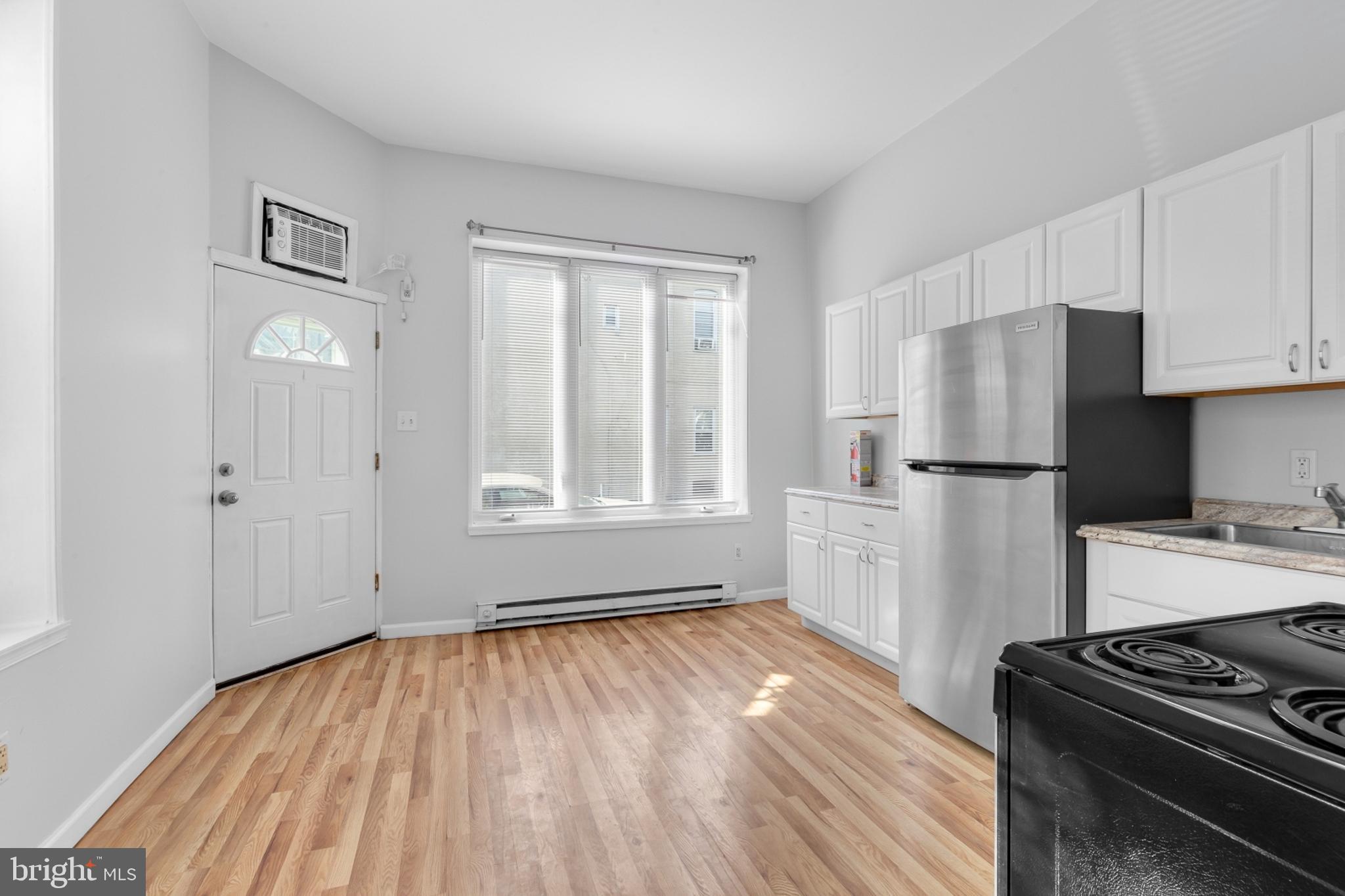 2641 East Madison Street Philadelphia, PA 19134 - Photo 4 of 17 1st Floor Unit: Spacious Eat-in Kitchen