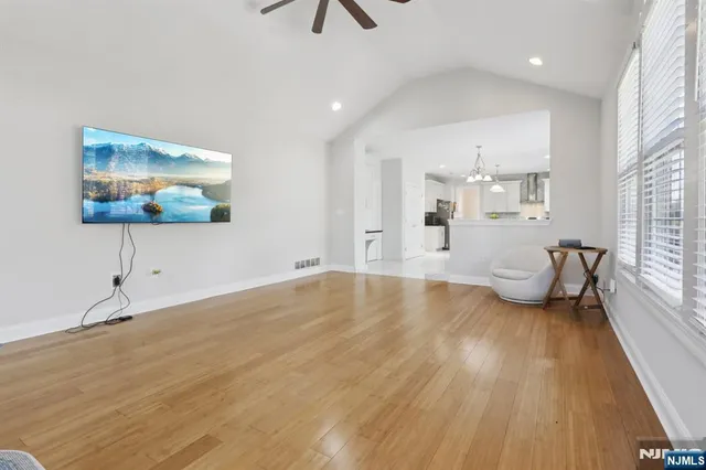 $719,900 | 118 Junction Road, Hampton, NJ 08827