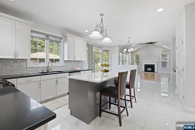 $719,900 | 118 Junction Road, Hampton, NJ 08827