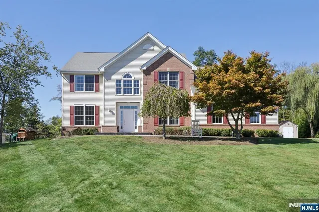 $719,900 | 118 Junction Road, Hampton, NJ 08827